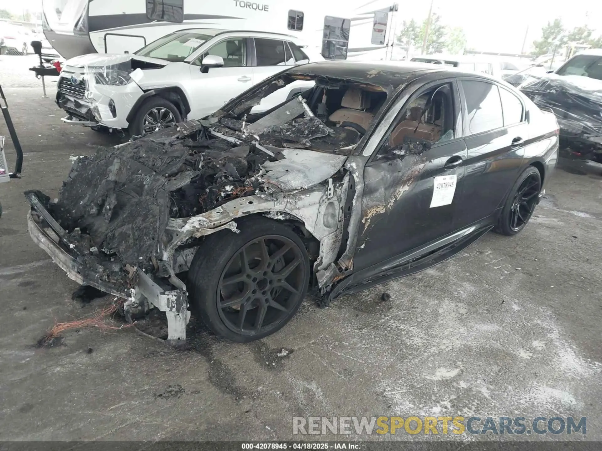2 fotografías del automóvil dañado WBA13BK05MCF84792 BMW M550I 2021