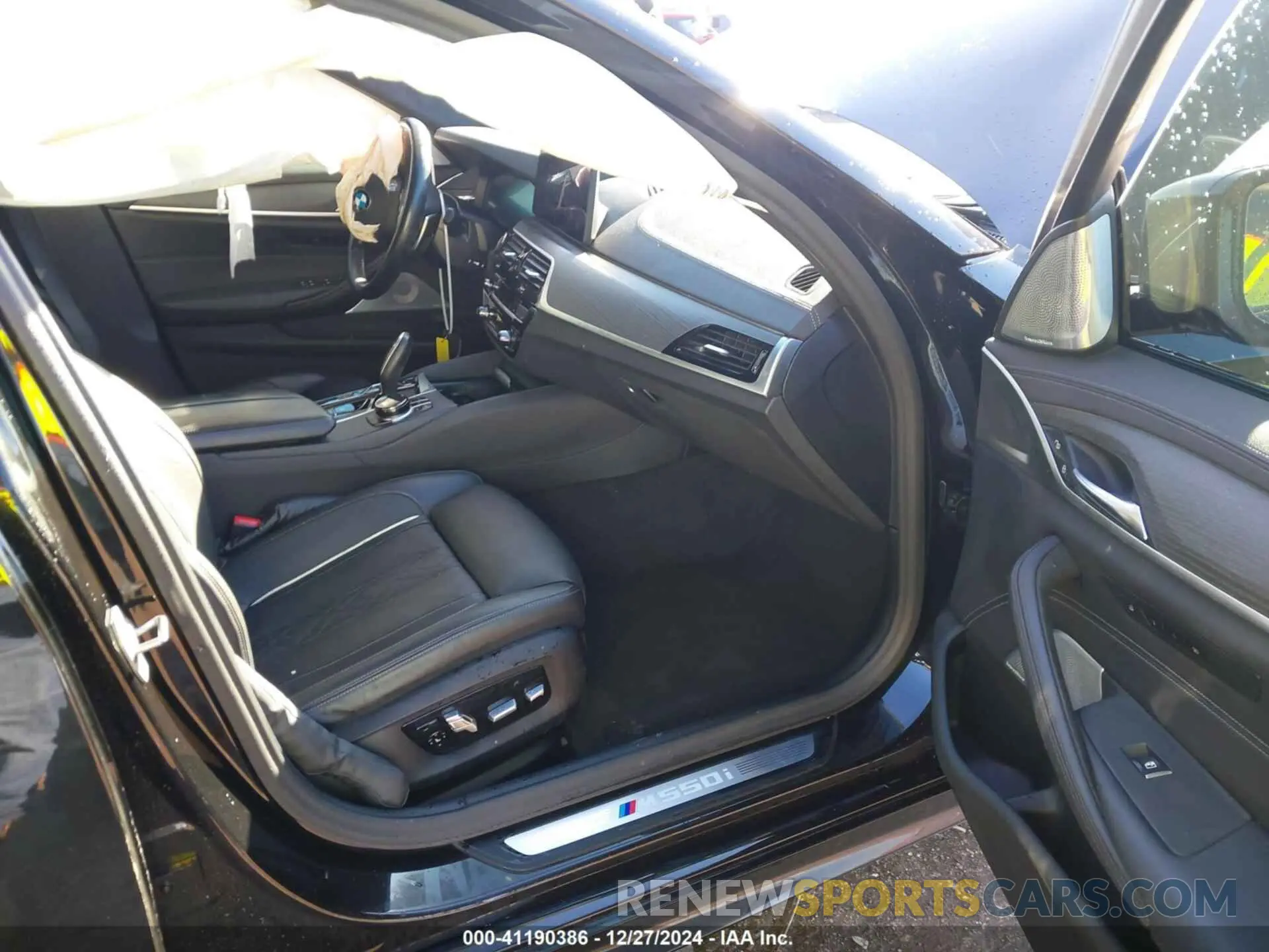 5 fotografías del automóvil dañado WBA13BK0XMCF21476 BMW M550I 2021