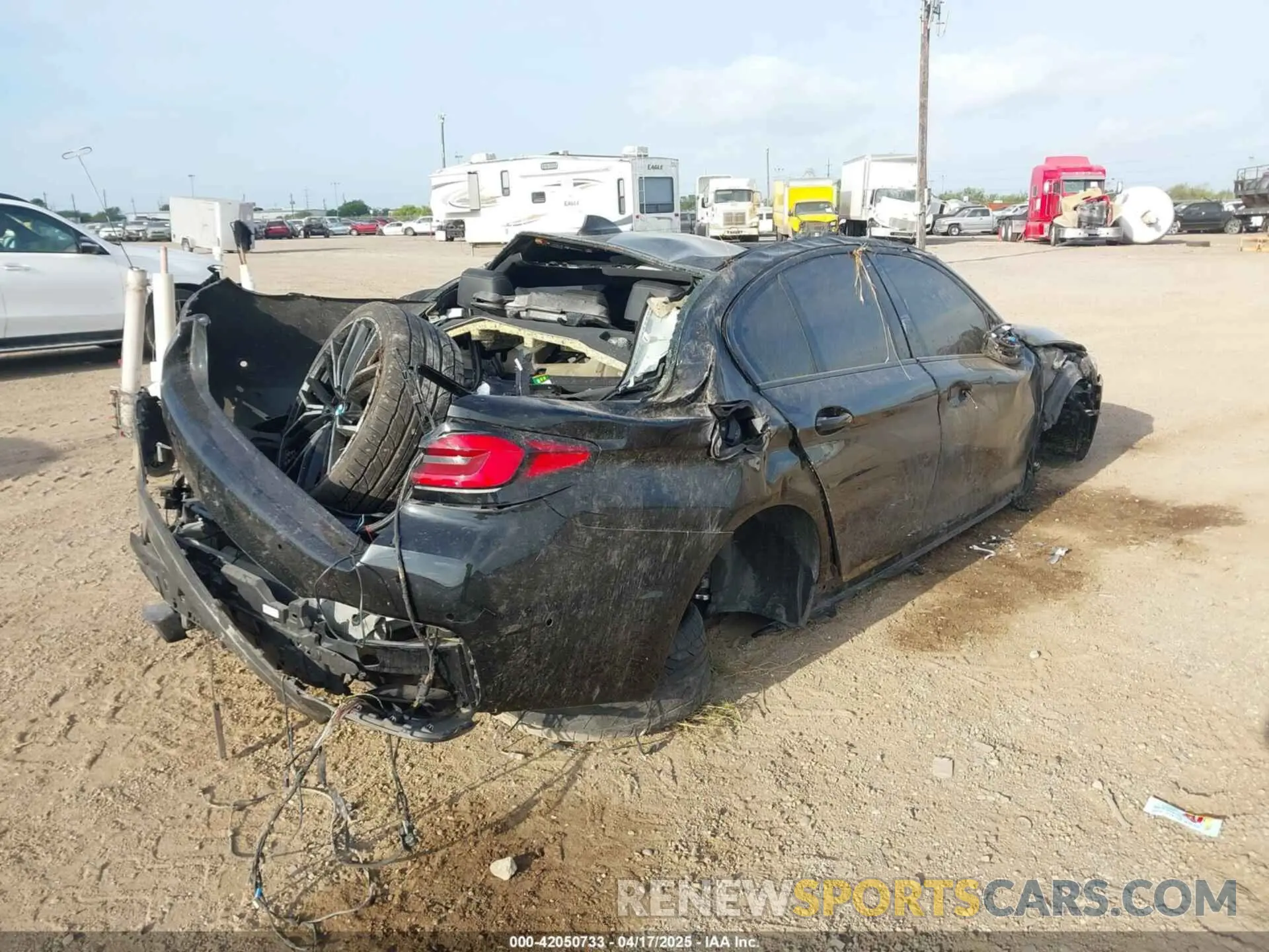 4 fotografías del automóvil dañado WBA13BK0XMCF98624 BMW M550I 2021