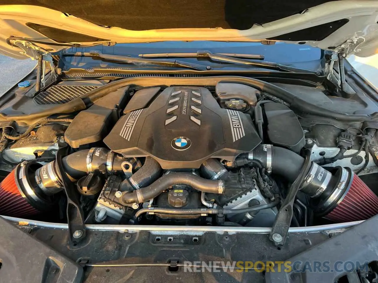 5 fotografías del automóvil dañado WBABC4C59KBU95625 BMW M8 2019