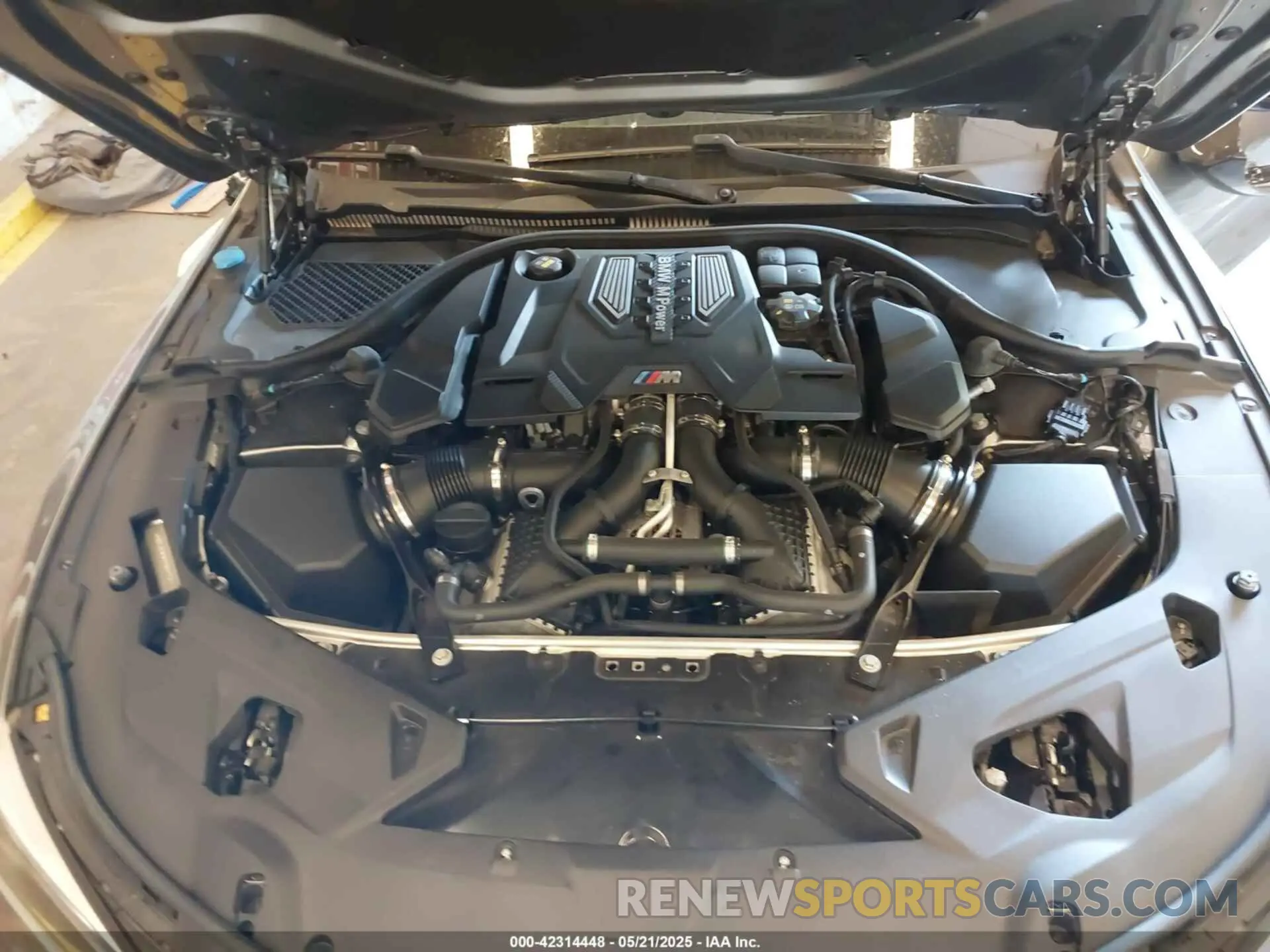 10 fotografías del automóvil dañado WBSAE0C05LCD60459 BMW M8 2020