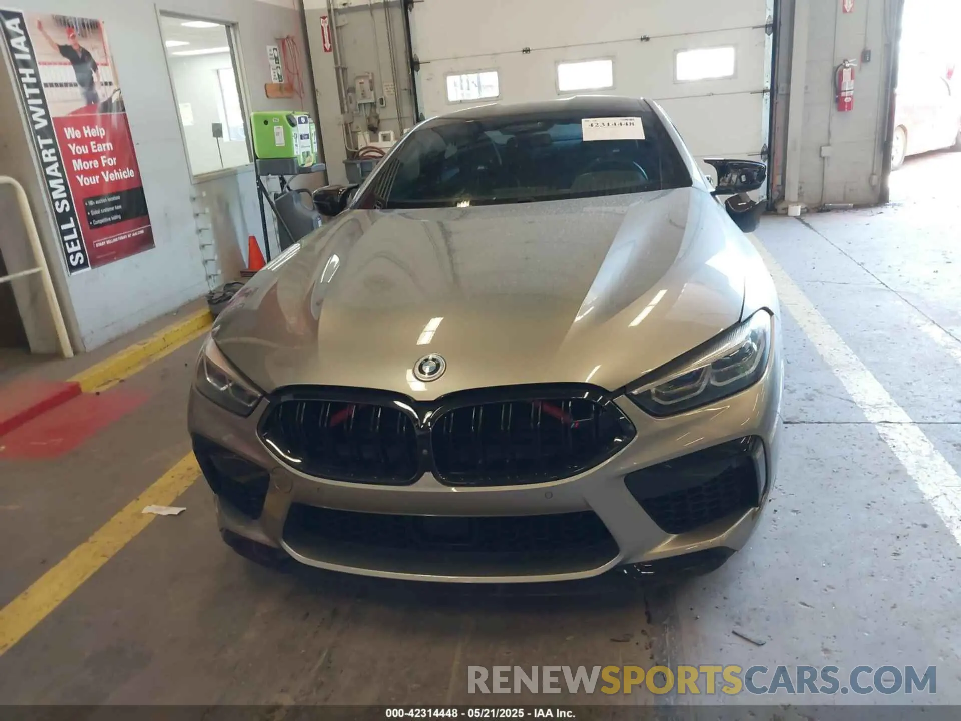 12 fotografías del automóvil dañado WBSAE0C05LCD60459 BMW M8 2020