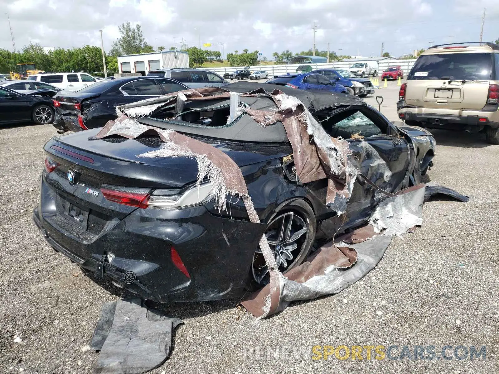 4 fotografías del automóvil dañado WBSDZ0C04LCD64147 BMW M8 2020