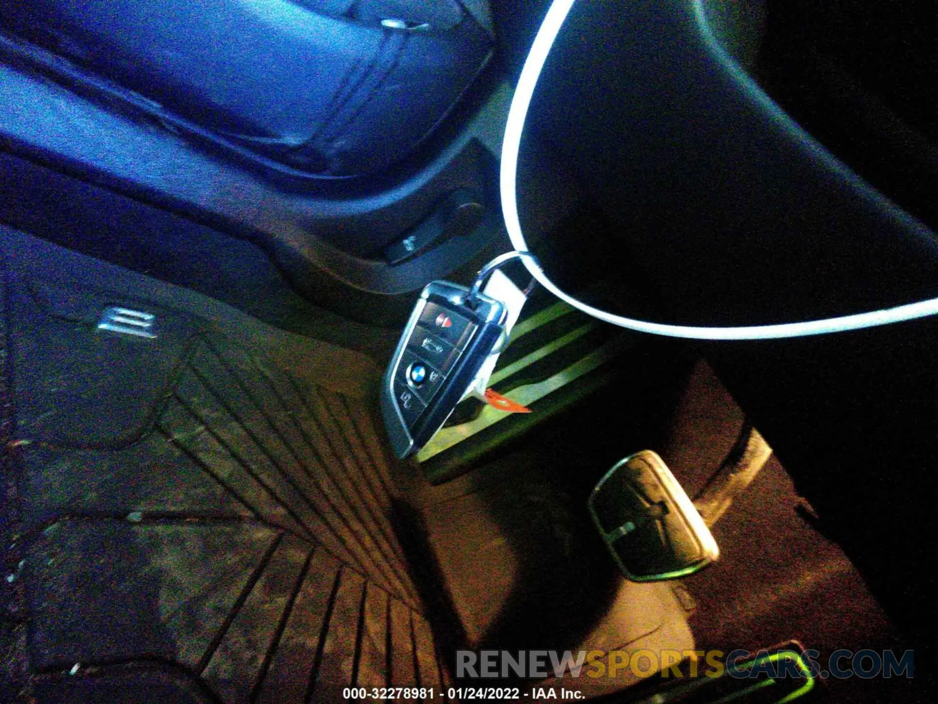 11 fotografías del automóvil dañado WBSGV0C08LCD79369 BMW M8 2020