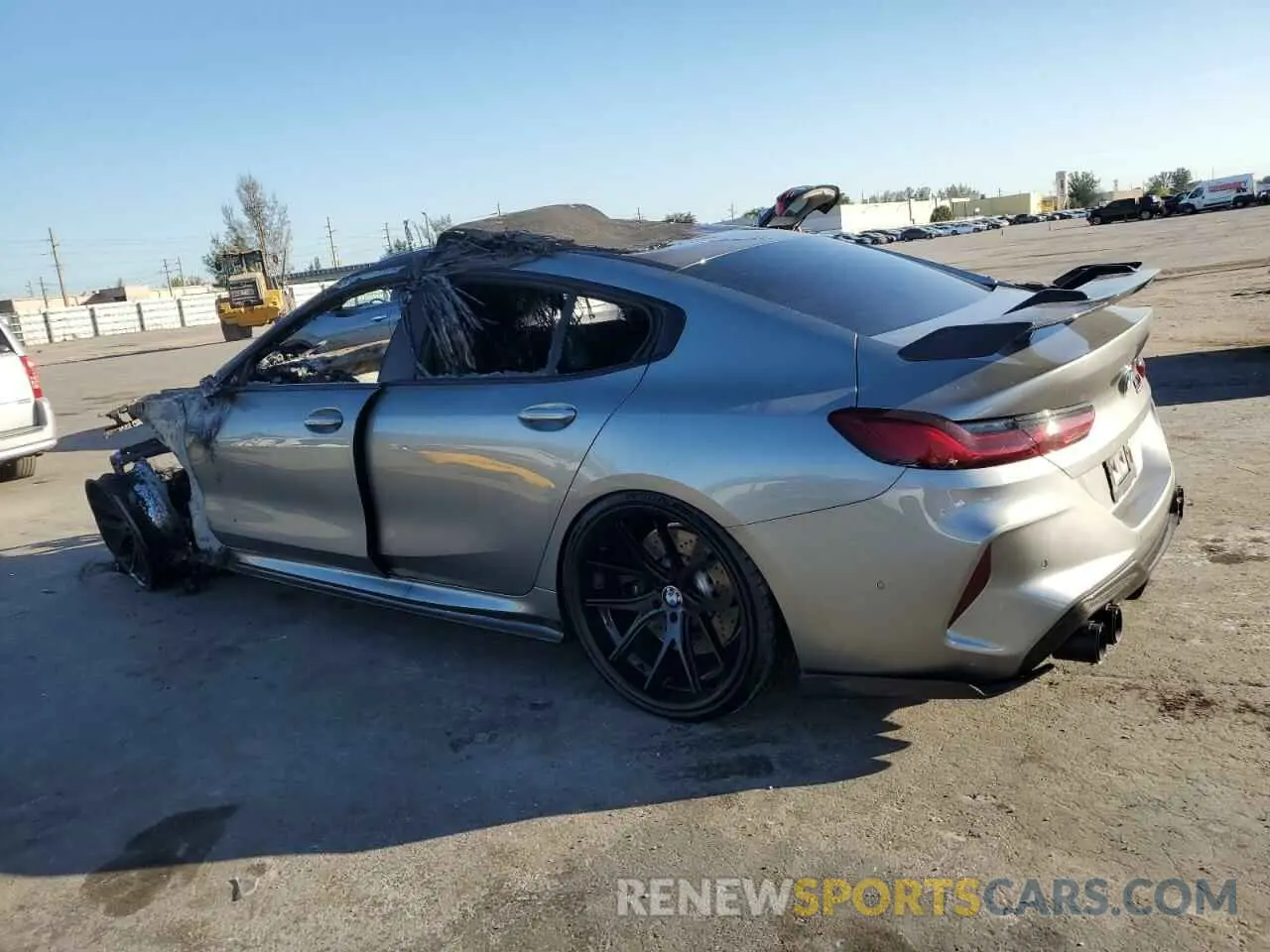 2 fotografías del automóvil dañado WBSGV0C03MCG35516 BMW M8 2021