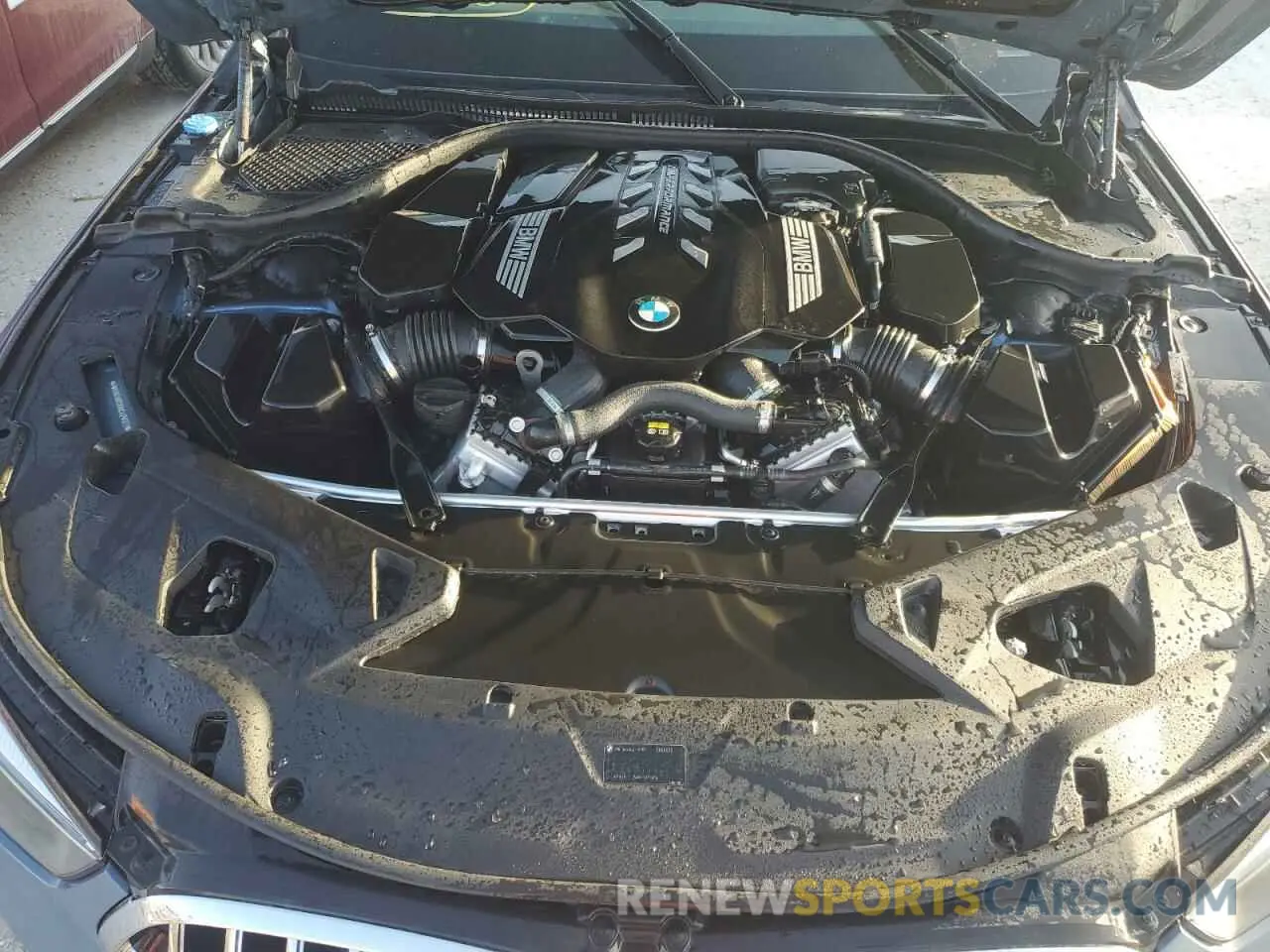 11 fotografías del automóvil dañado WBAGV8C06NCH25022 BMW M8 2022
