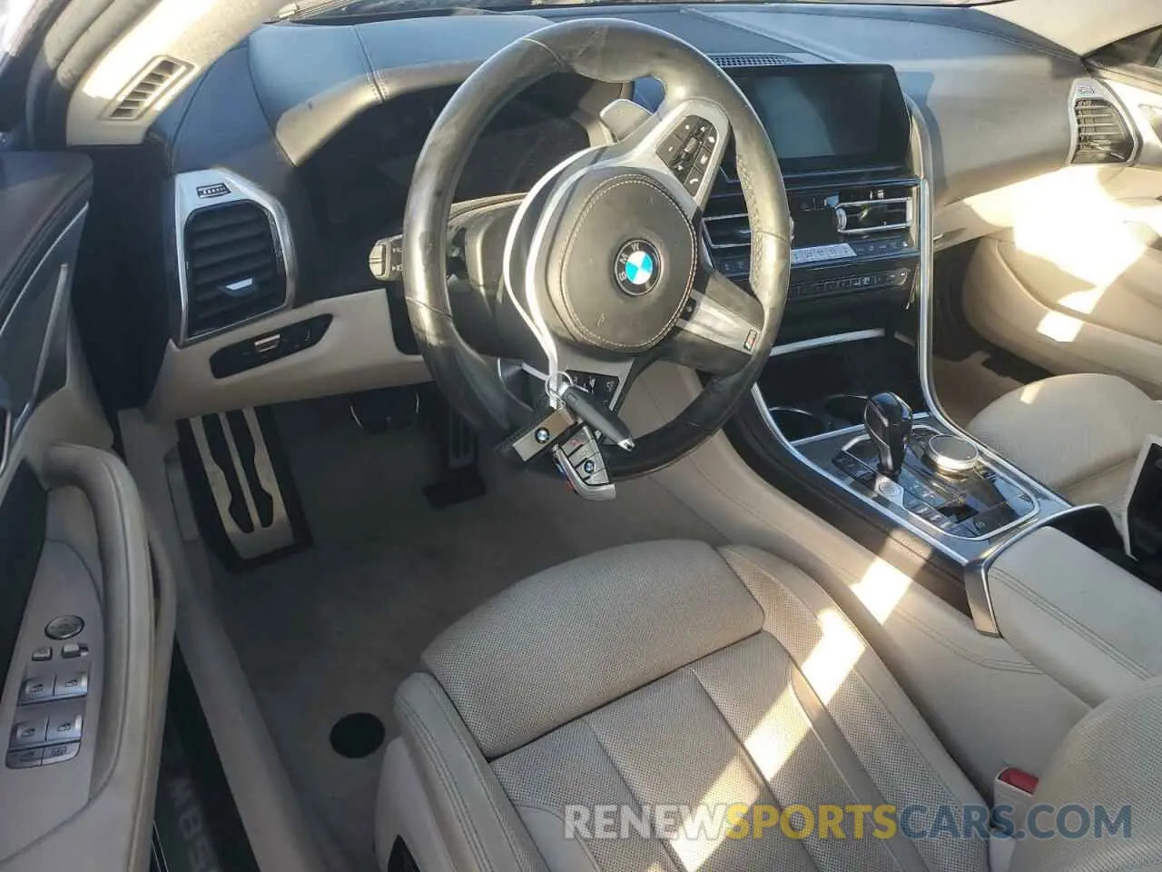 8 fotografías del automóvil dañado WBAGV8C06NCH25022 BMW M8 2022