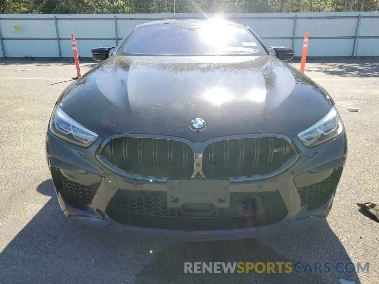 5 fotografías del automóvil dañado WBSAE0C08NCK00673 BMW M8 2022
