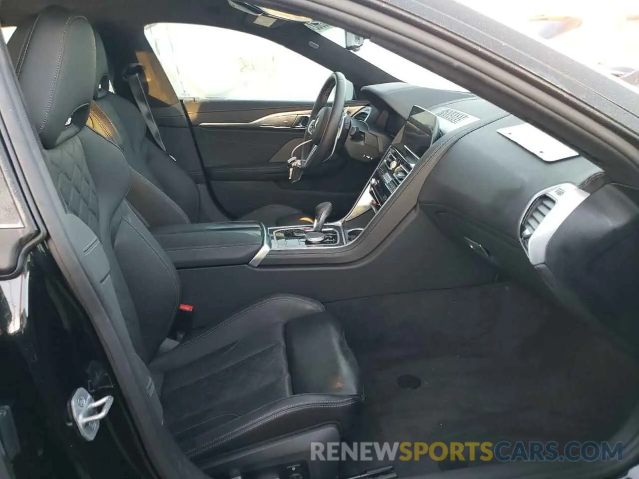 5 fotografías del automóvil dañado WBSGV0C06NCJ61365 BMW M8 2022