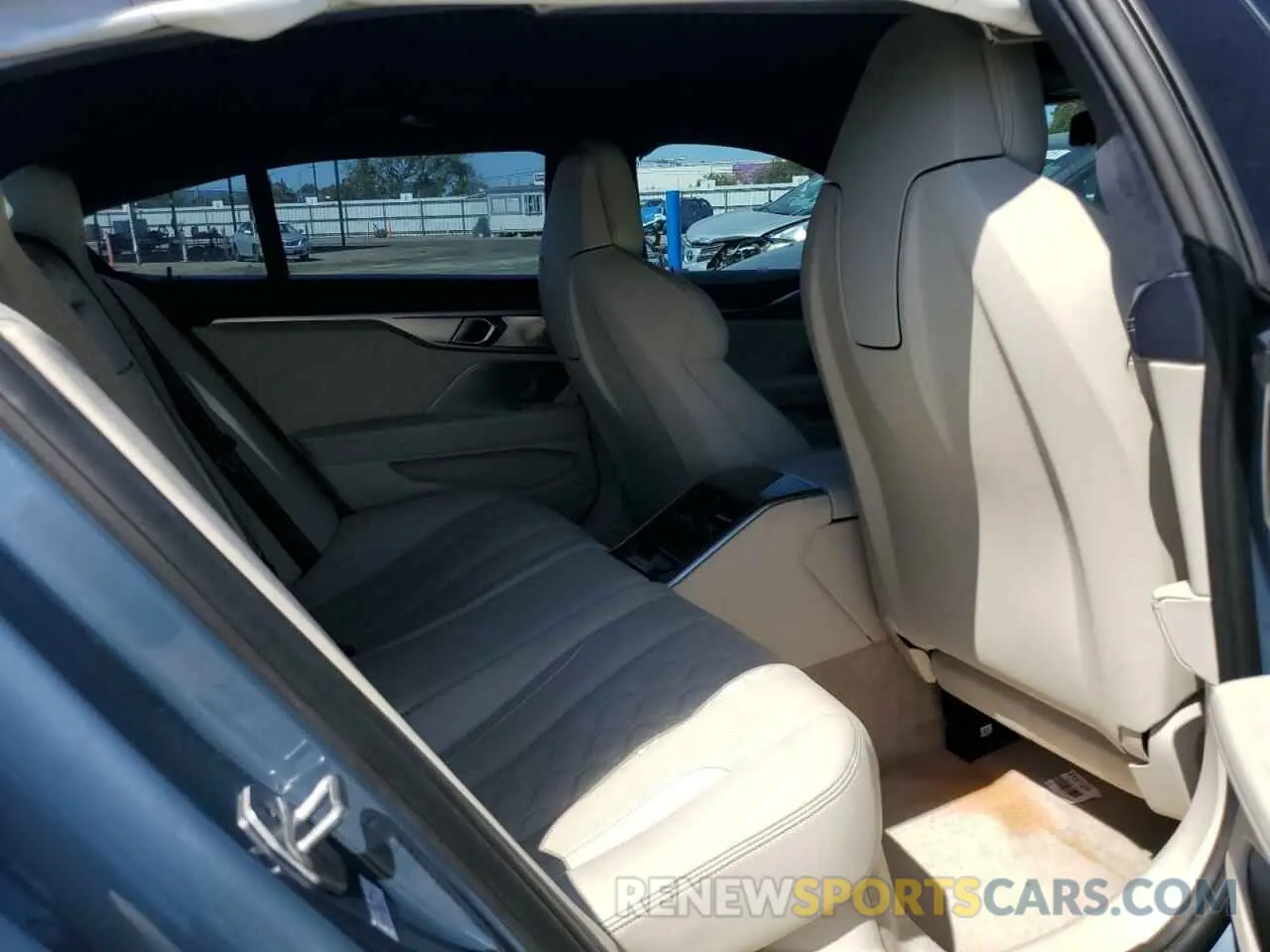 10 fotografías del automóvil dañado WBSGV0C0XNCJ03937 BMW M8 2022