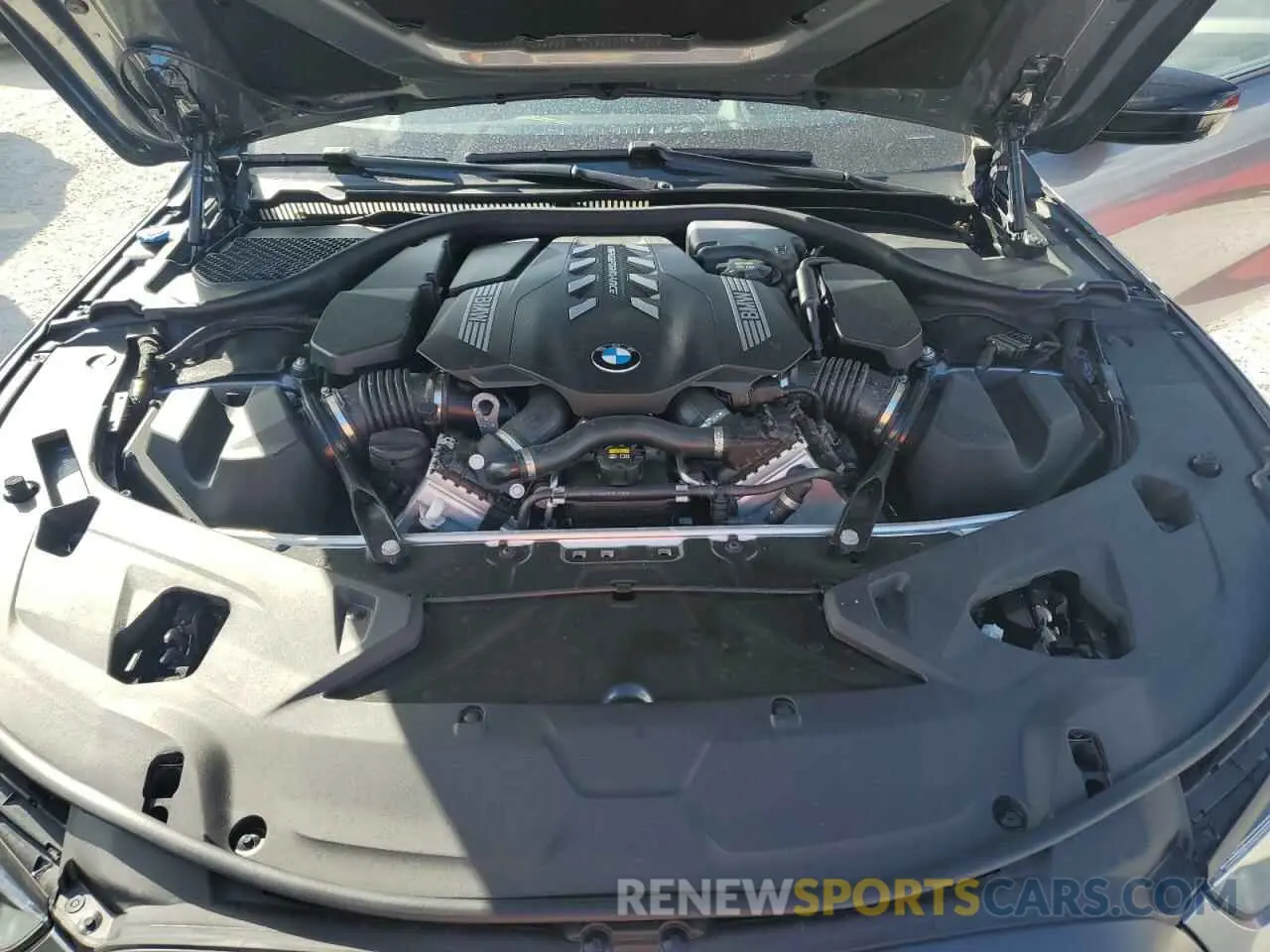 11 fotografías del automóvil dañado WBAFY4C06PCL37655 BMW M8 2023