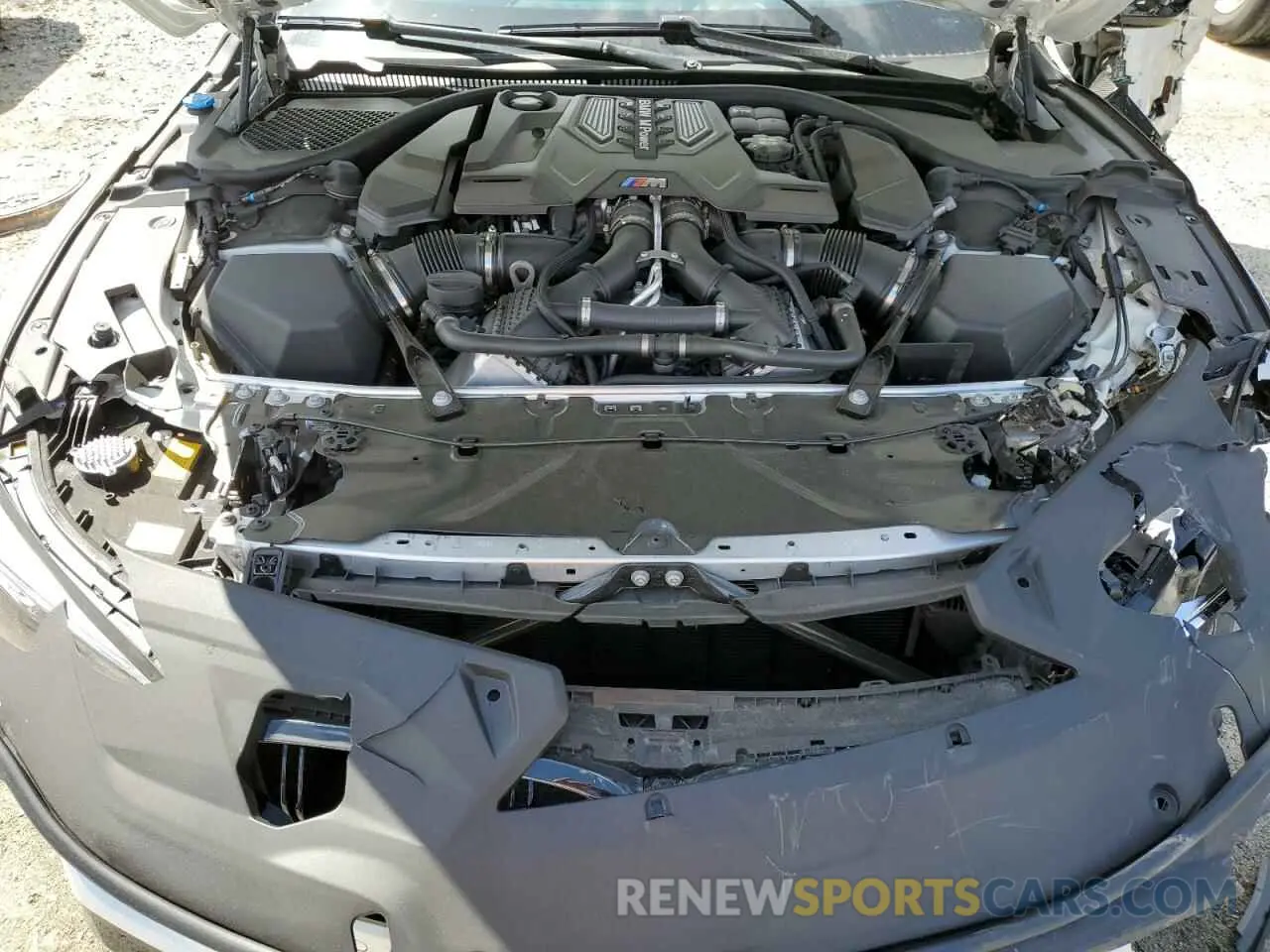 11 fotografías del automóvil dañado WBSAE0C04PCL03625 BMW M8 2023