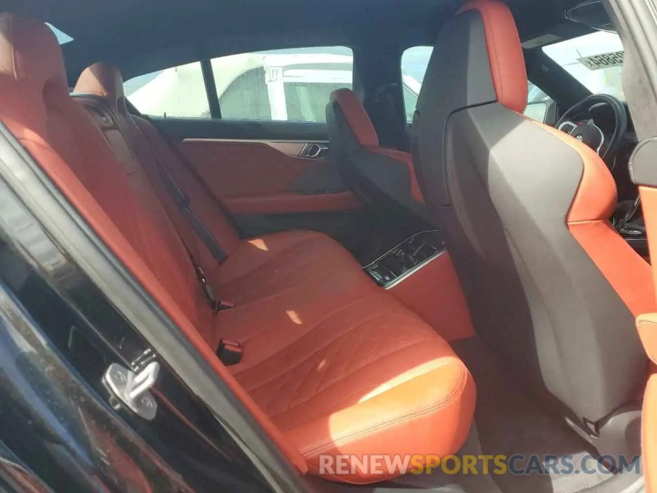 10 fotografías del automóvil dañado WBSGV0C06PCL03636 BMW M8 2023