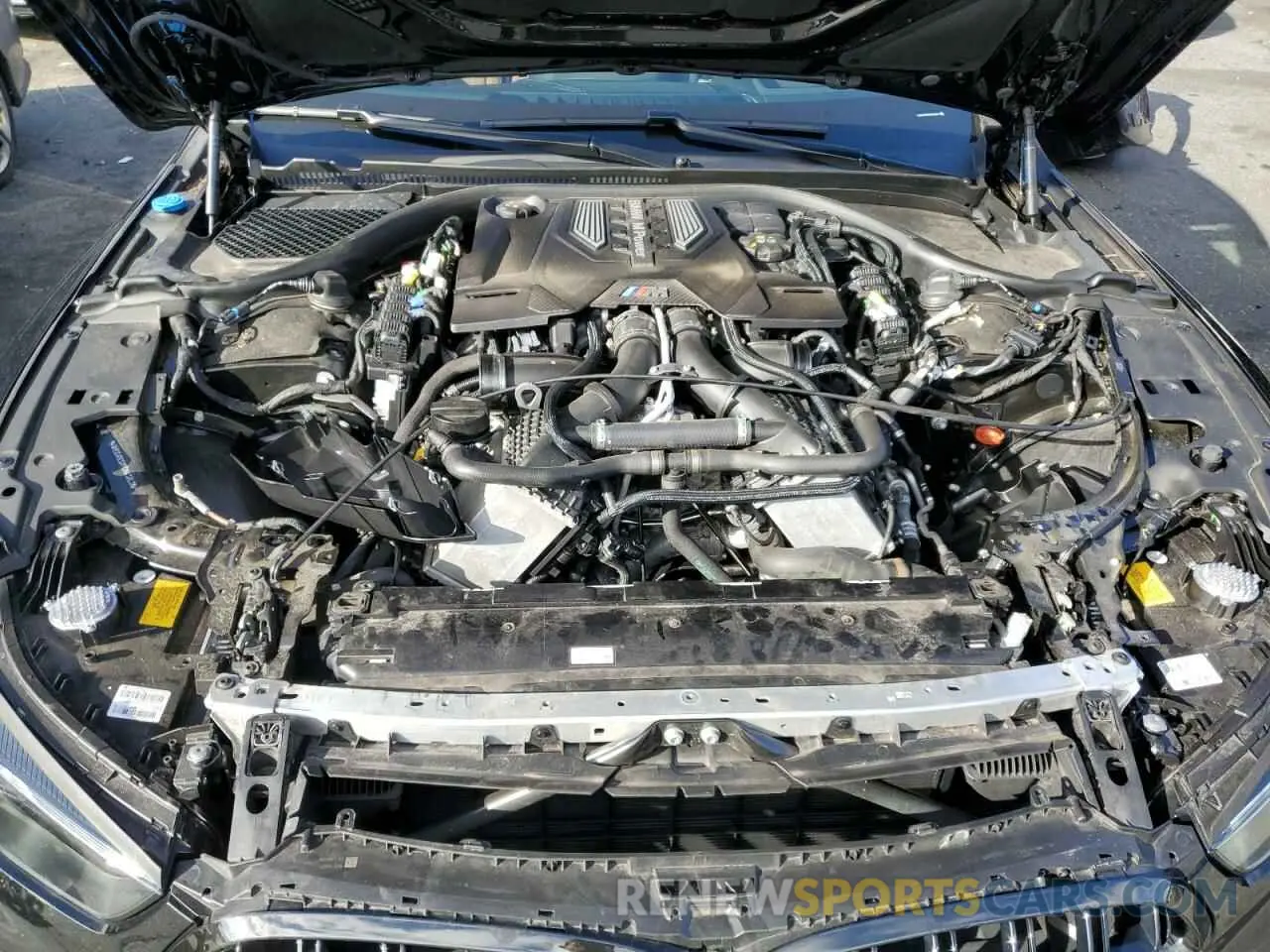 11 fotografías del automóvil dañado WBSGV0C0XPCM43253 BMW M8 2023