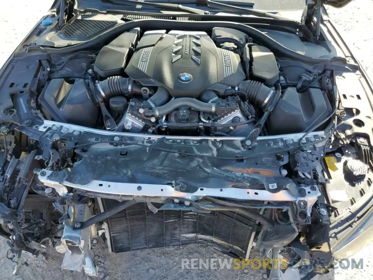 11 fotografías del automóvil dañado WBABC4C07RCP91011 BMW M8 2024