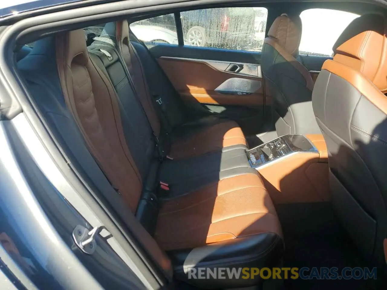 10 fotografías del automóvil dañado WBAGV8C03SCS52916 BMW M8 2025