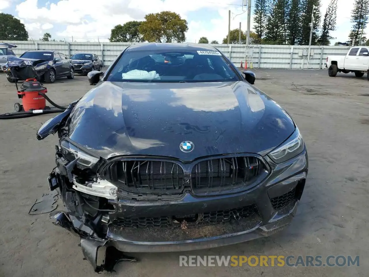 5 fotografías del automóvil dañado WBSGV0C09SCU29546 BMW M8 2025