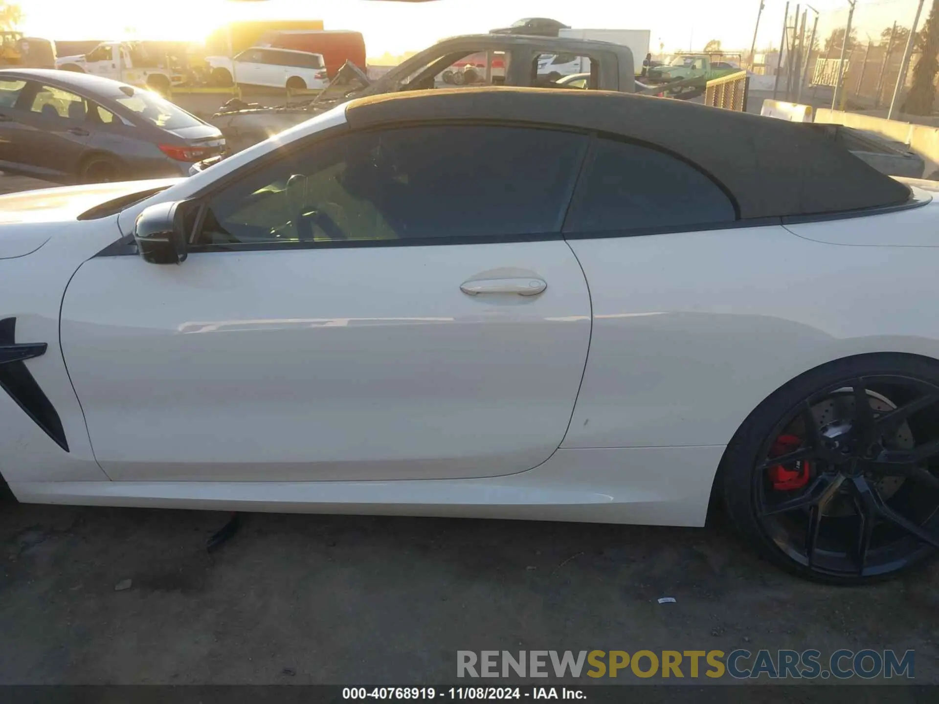 15 fotografías del automóvil dañado WBSDZ0C0XNCH18532 BMW M8 CABRIOLET 2022