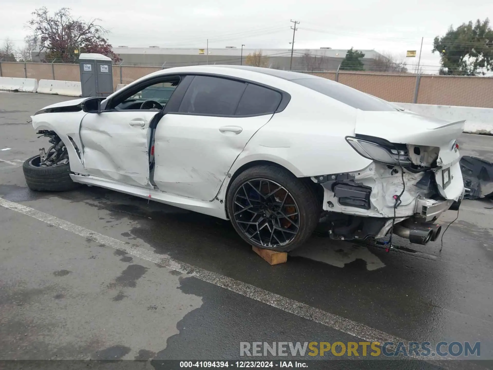 3 fotografías del automóvil dañado WBSGV0C06LCE13907 BMW M8 GRAN COUPE 2020