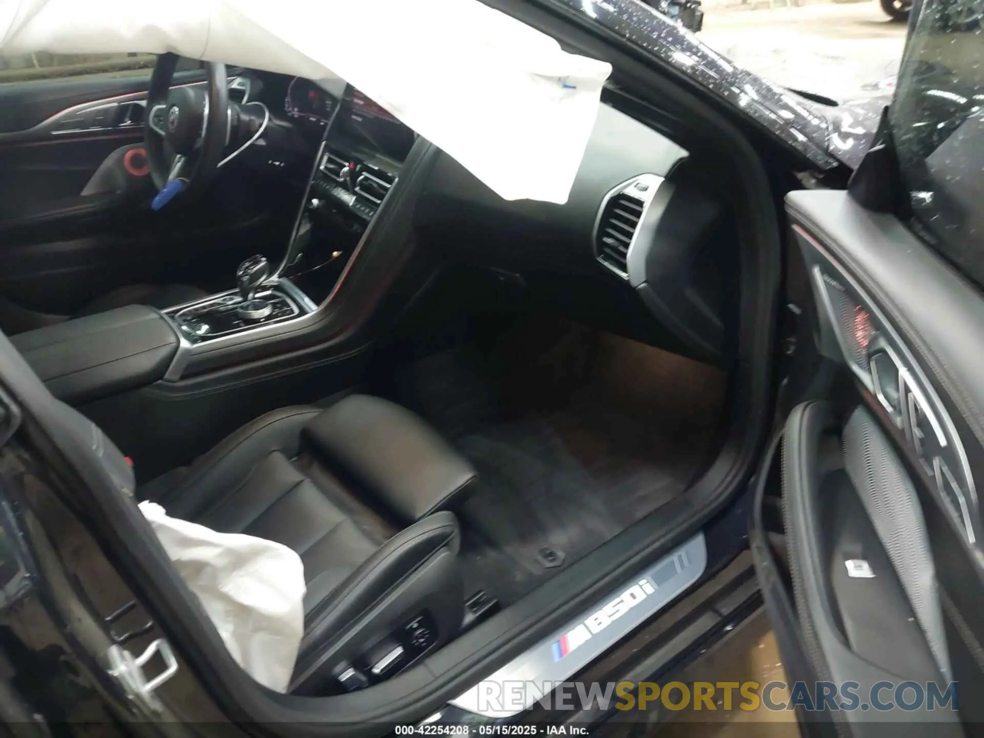 5 fotografías del automóvil dañado WBAGV8C02LCD68211 BMW M850I GTAN COUPE 2020