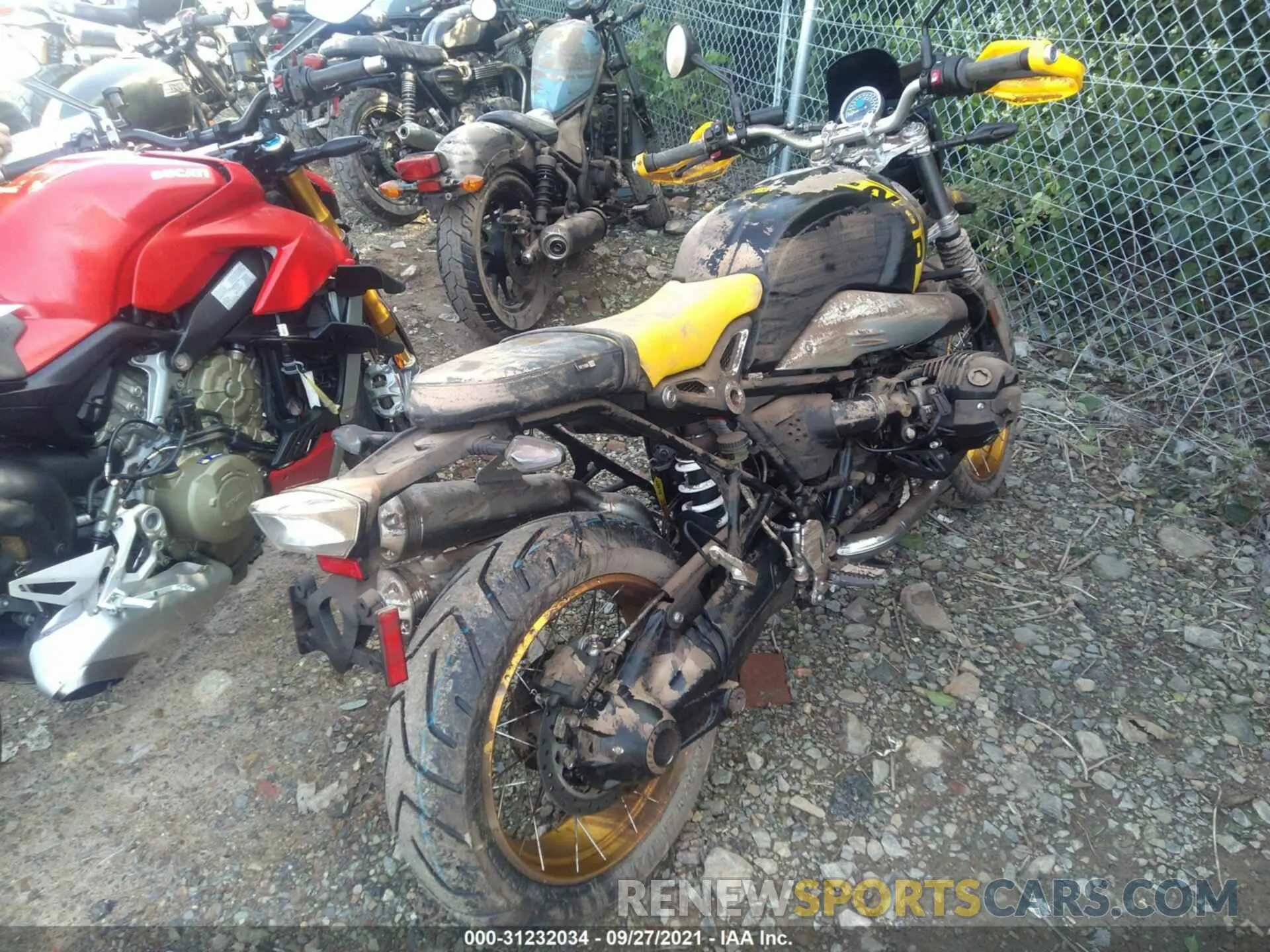 4 fotografías del automóvil dañado WB10L9301M6E35961 BMW R NINEU GS 2021