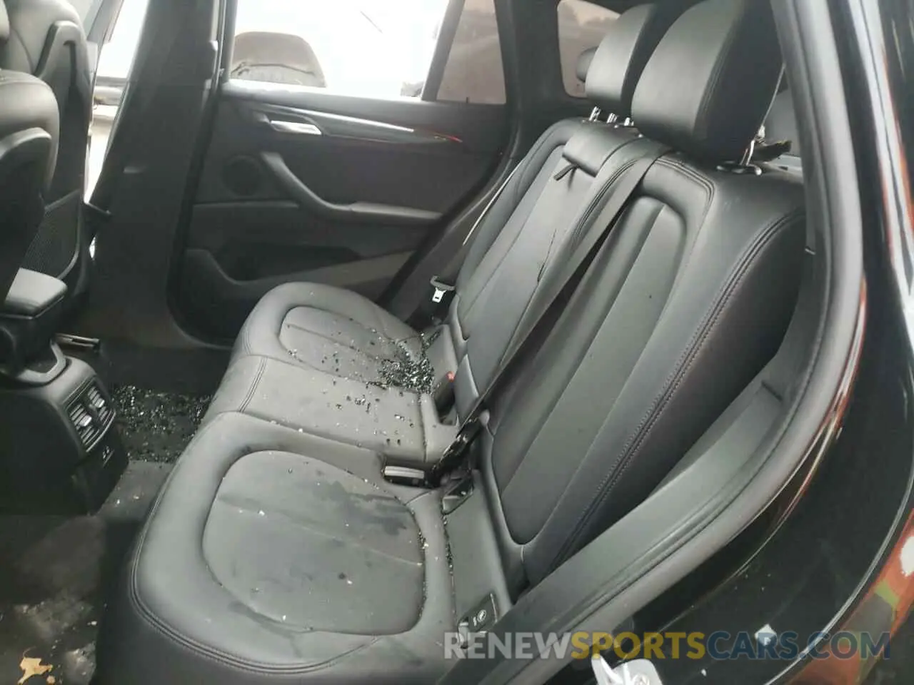 6 fotografías del automóvil dañado WBXHT3C50K5L39076 BMW X1 2019