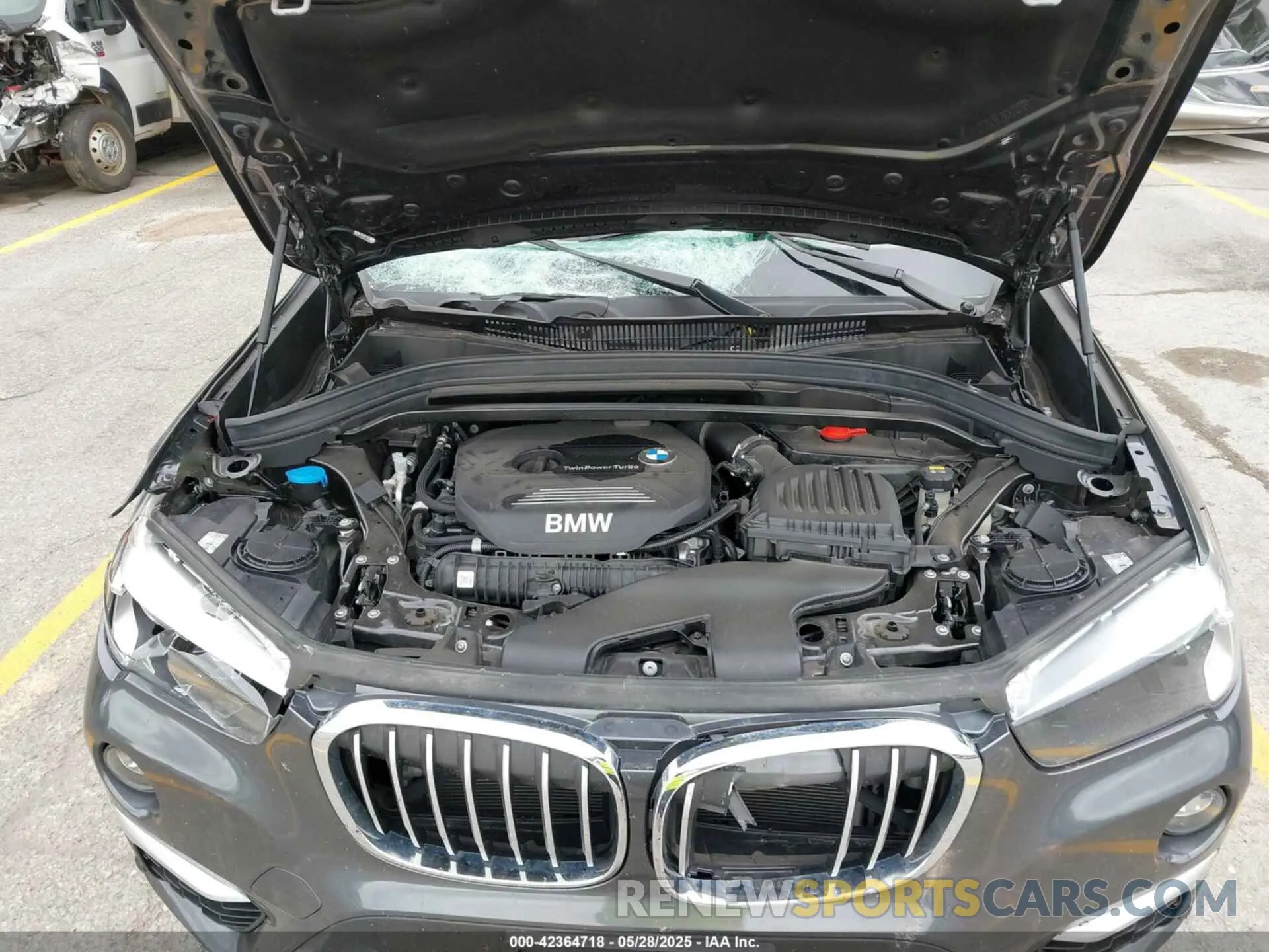 10 fotografías del automóvil dañado WBXHT3C51K3H34057 BMW X1 2019