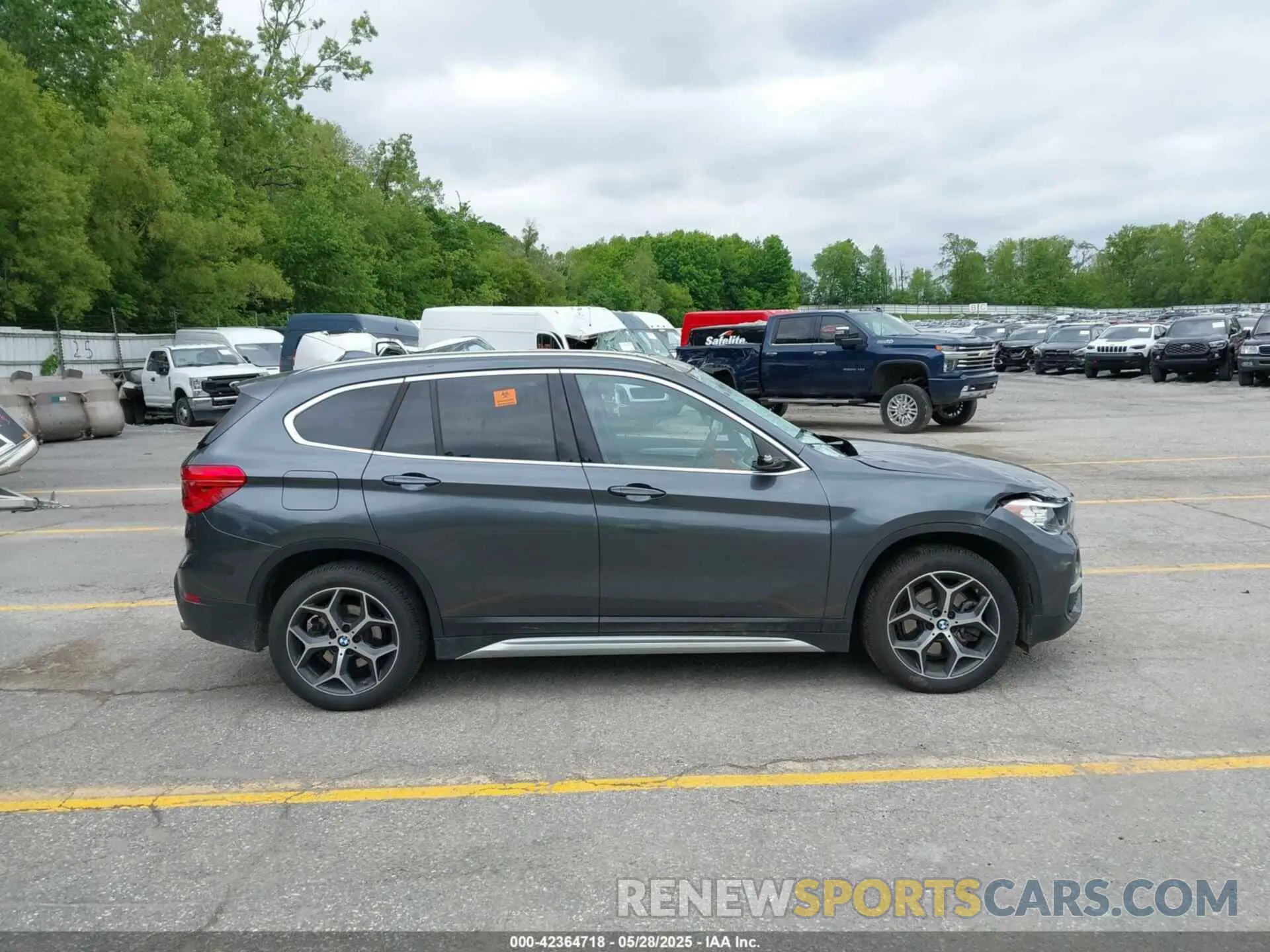 13 fotografías del automóvil dañado WBXHT3C51K3H34057 BMW X1 2019
