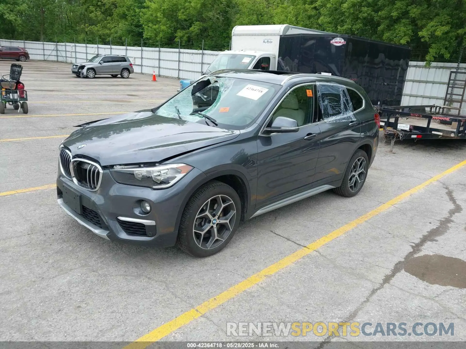 2 fotografías del automóvil dañado WBXHT3C51K3H34057 BMW X1 2019