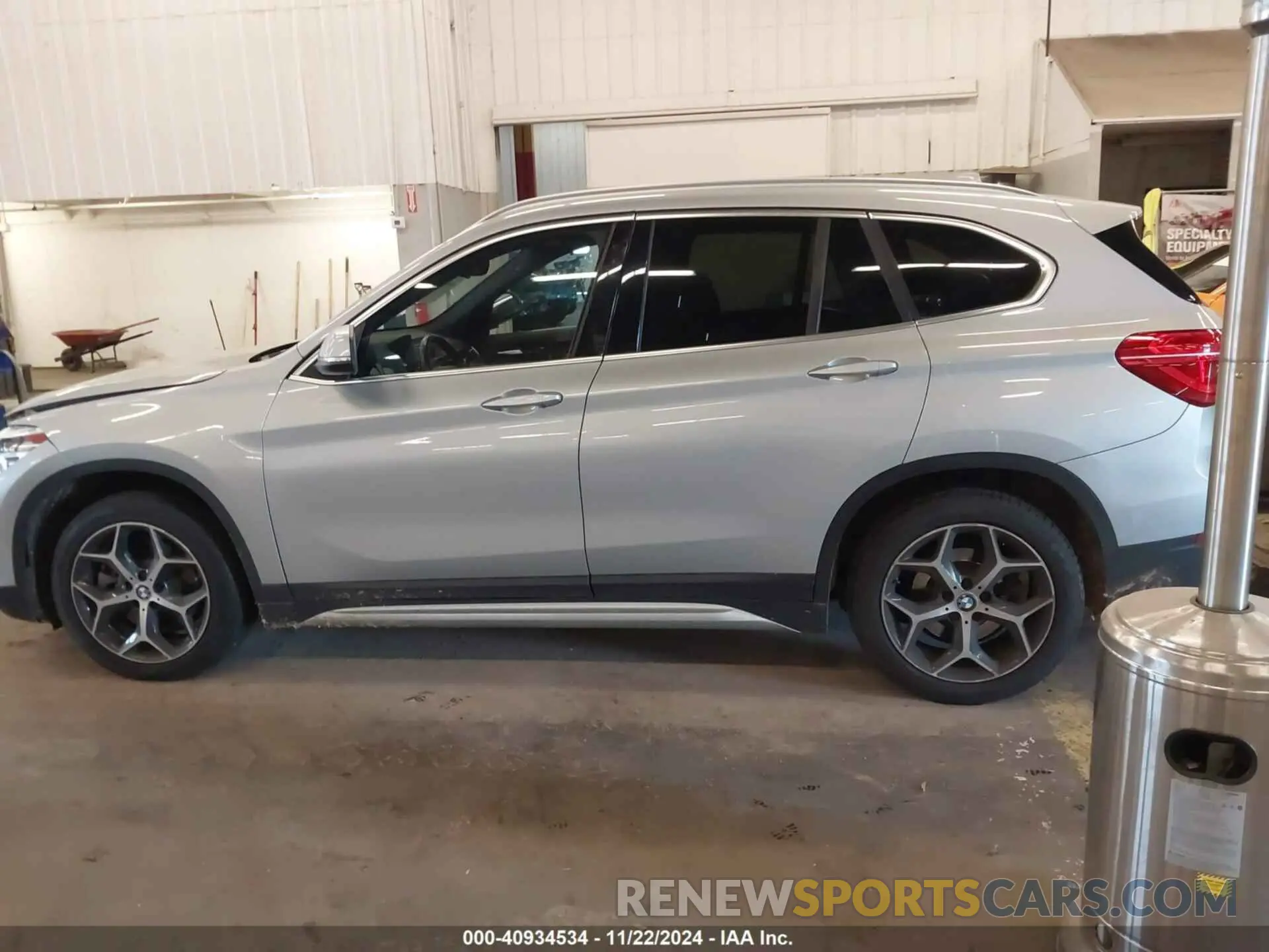 15 fotografías del automóvil dañado WBXHT3C52K5L36857 BMW X1 2019