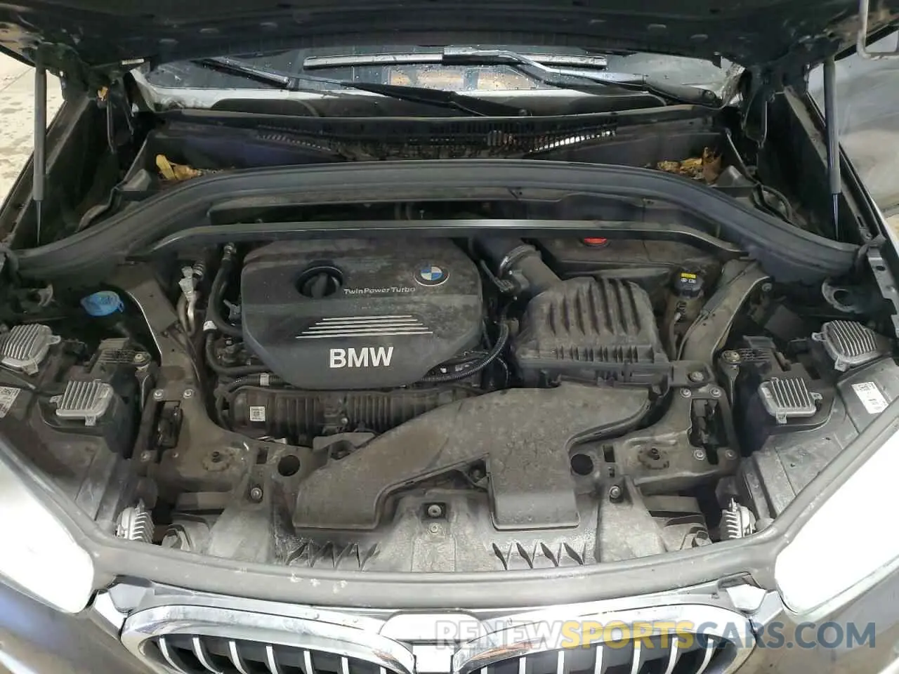 12 fotografías del automóvil dañado WBXHT3C52K5L89624 BMW X1 2019