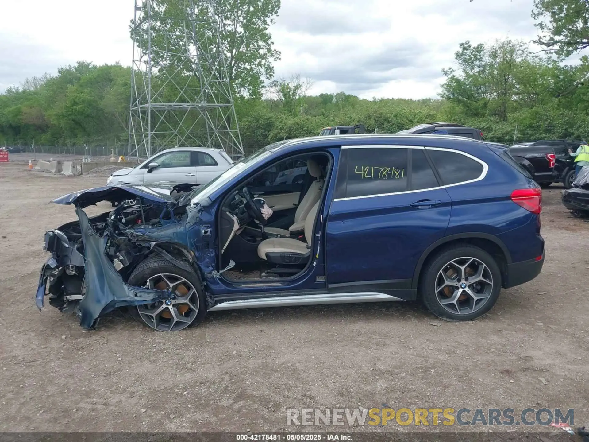 14 fotografías del automóvil dañado WBXHT3C53K3H35405 BMW X1 2019