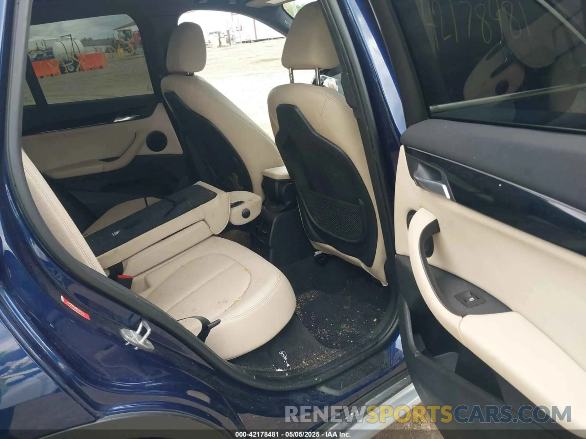 8 fotografías del automóvil dañado WBXHT3C53K3H35405 BMW X1 2019