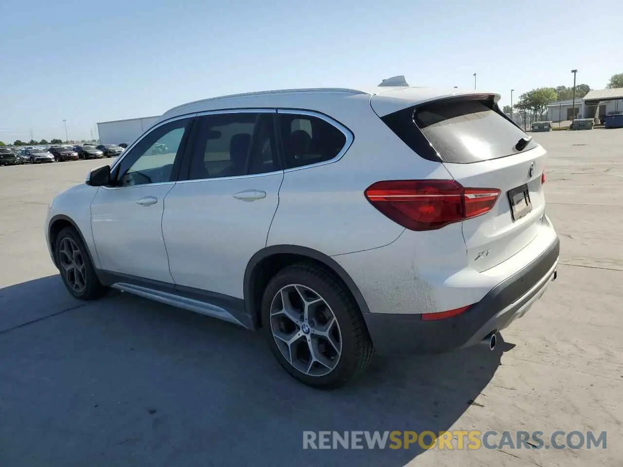 2 fotografías del automóvil dañado WBXHT3C53K5L35670 BMW X1 2019