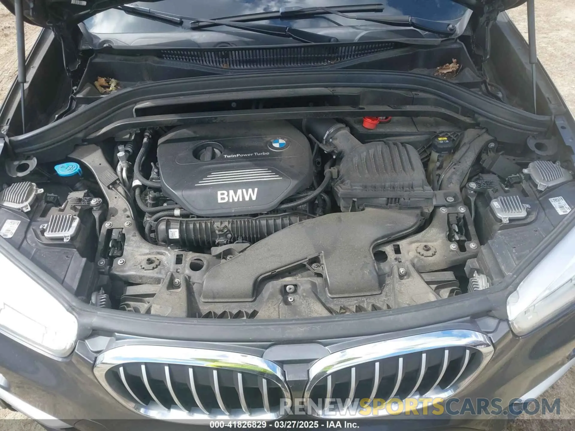 10 fotografías del automóvil dañado WBXHT3C54K5L35760 BMW X1 2019