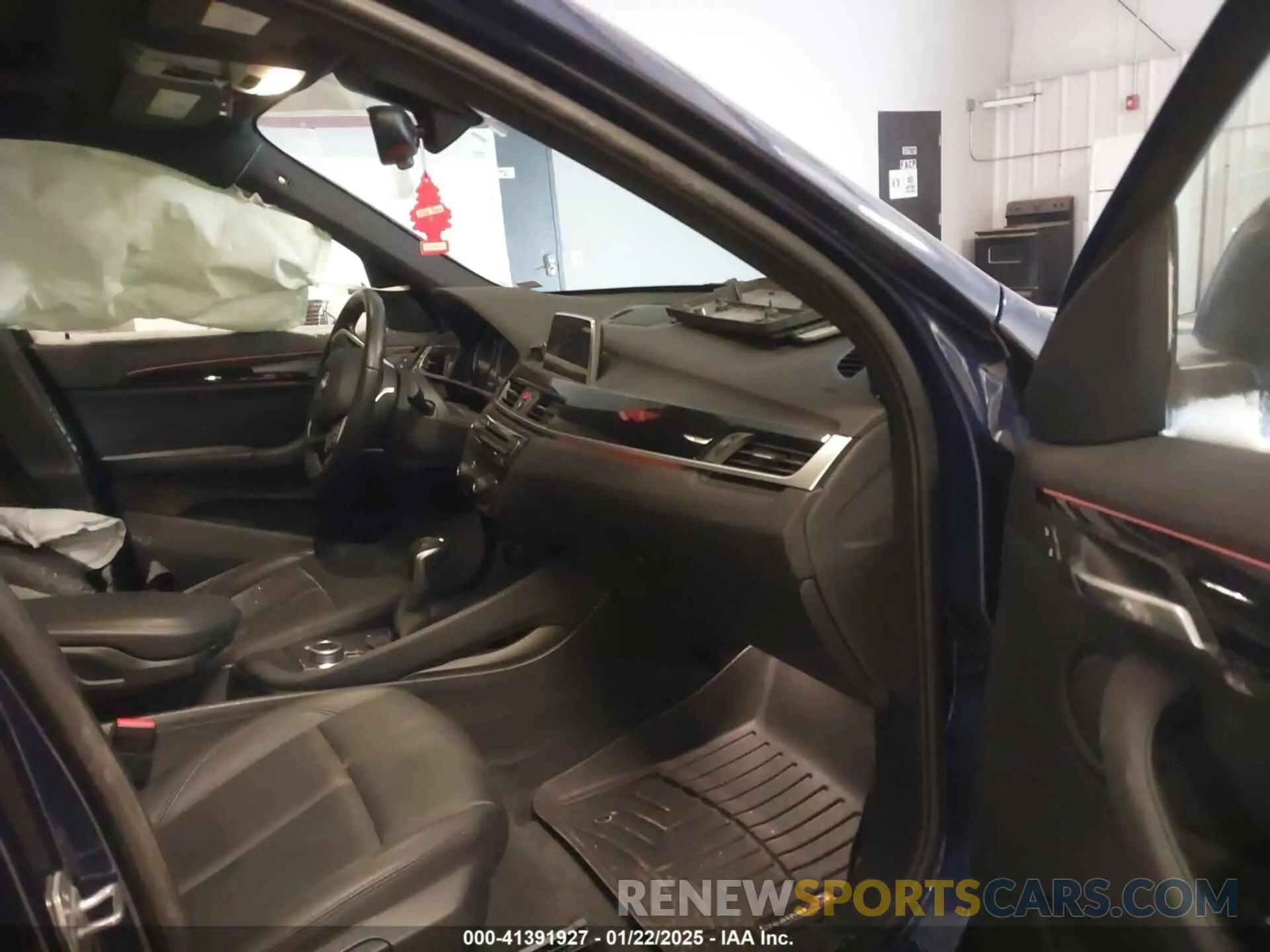 5 fotografías del automóvil dañado WBXHT3C54K5L36472 BMW X1 2019