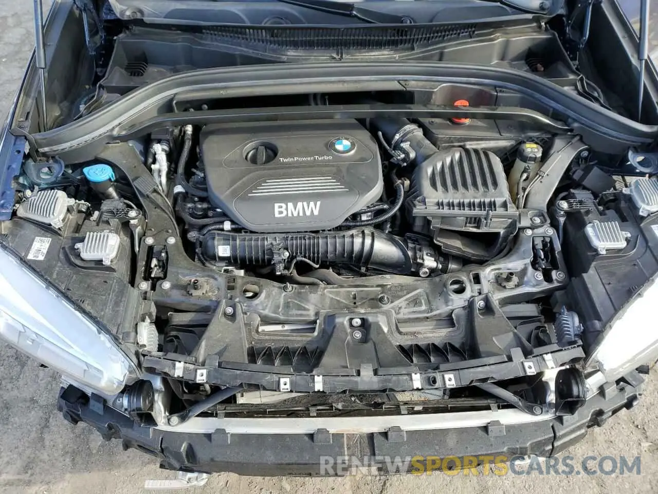 12 fotografías del automóvil dañado WBXHT3C56K5L90971 BMW X1 2019