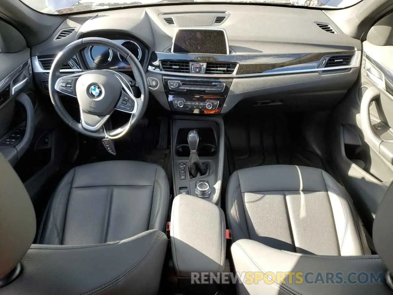 8 fotografías del automóvil dañado WBXHT3C56K5L90971 BMW X1 2019