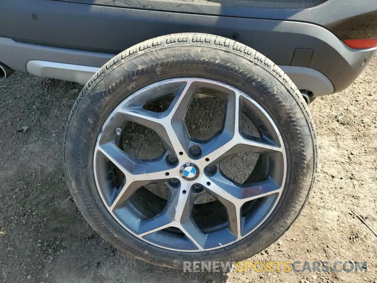 14 fotografías del automóvil dañado WBXHT3C59K5L90348 BMW X1 2019