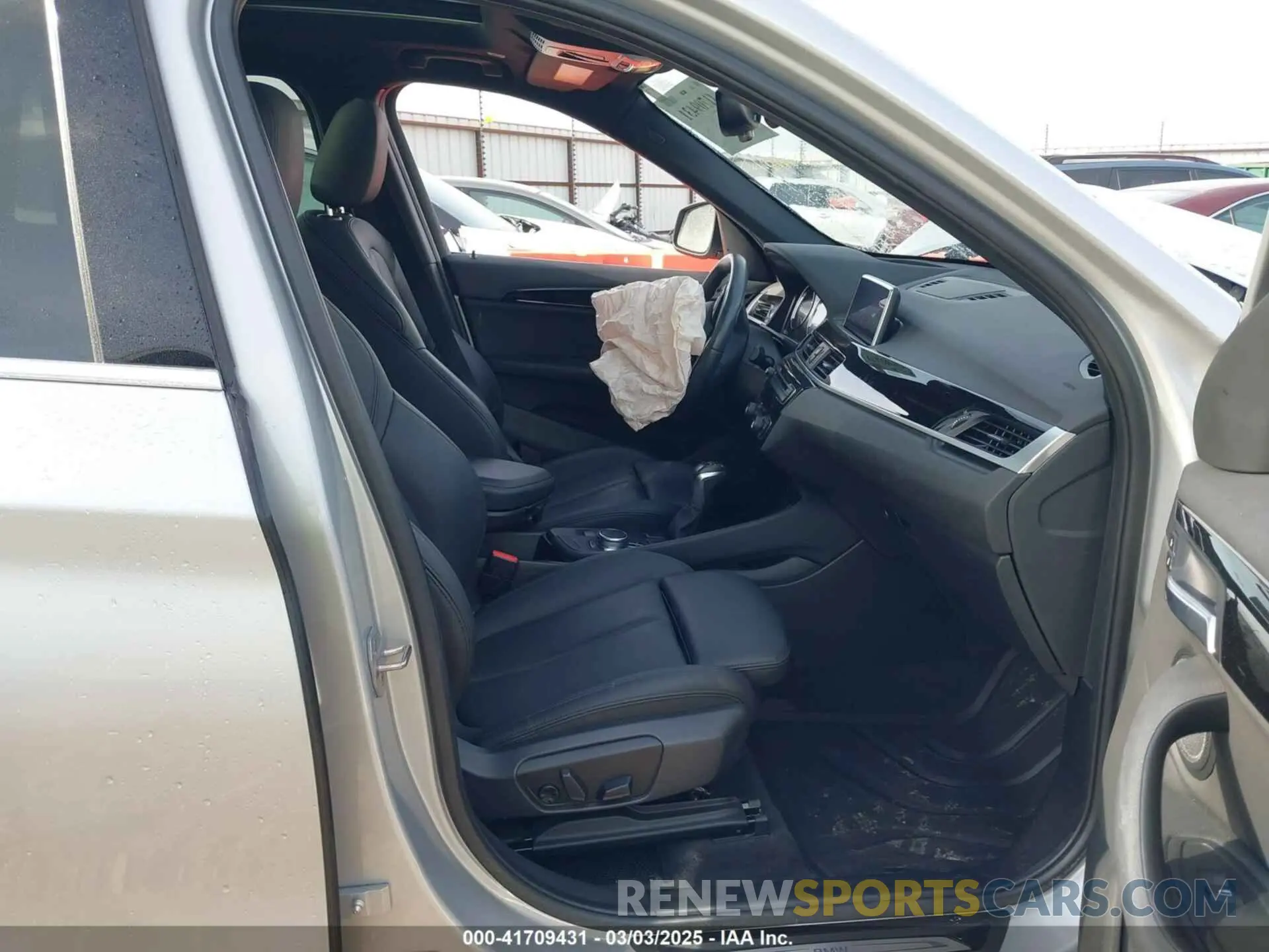 5 fotografías del automóvil dañado WBXHU7C52K3H44360 BMW X1 2019