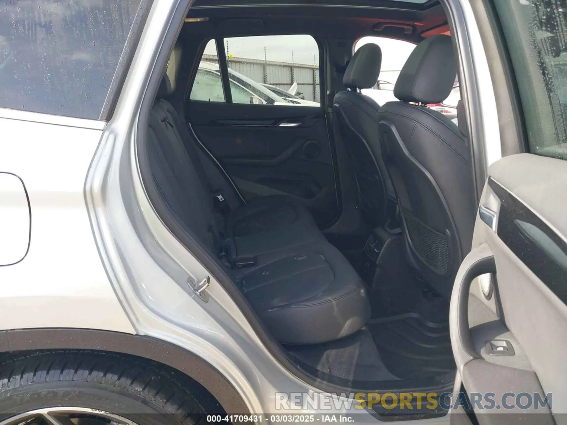 8 fotografías del automóvil dañado WBXHU7C52K3H44360 BMW X1 2019