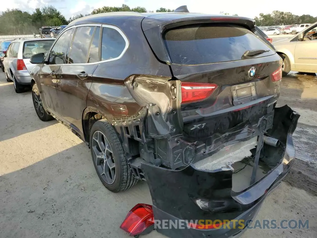 3 fotografías del automóvil dañado WBXHU7C53K3H44786 BMW X1 2019