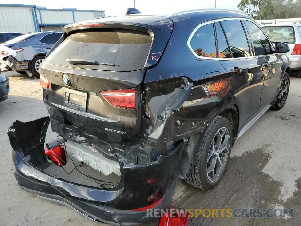 4 fotografías del automóvil dañado WBXHU7C53K3H44786 BMW X1 2019