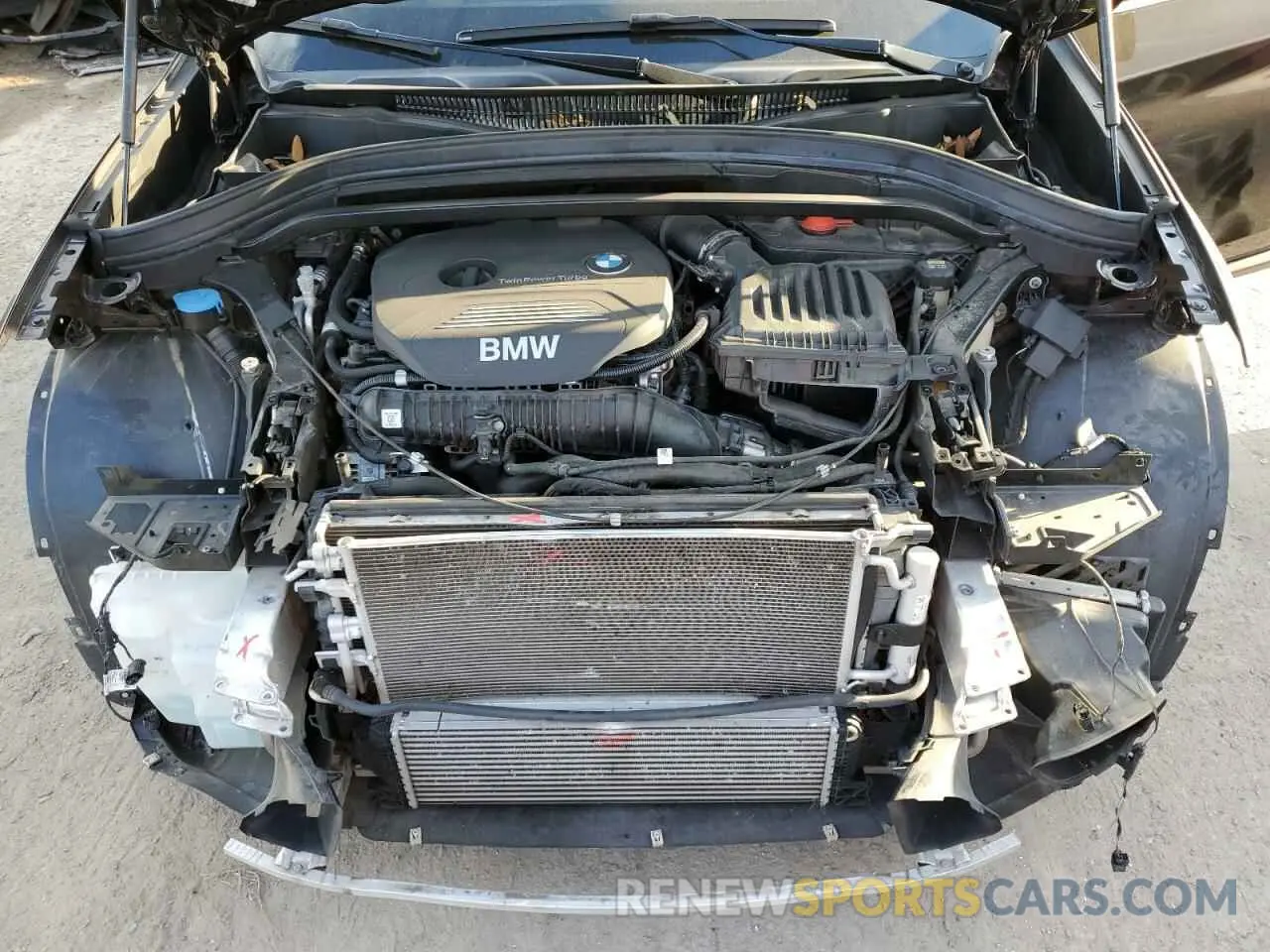 7 fotografías del automóvil dañado WBXHU7C53K3H44786 BMW X1 2019