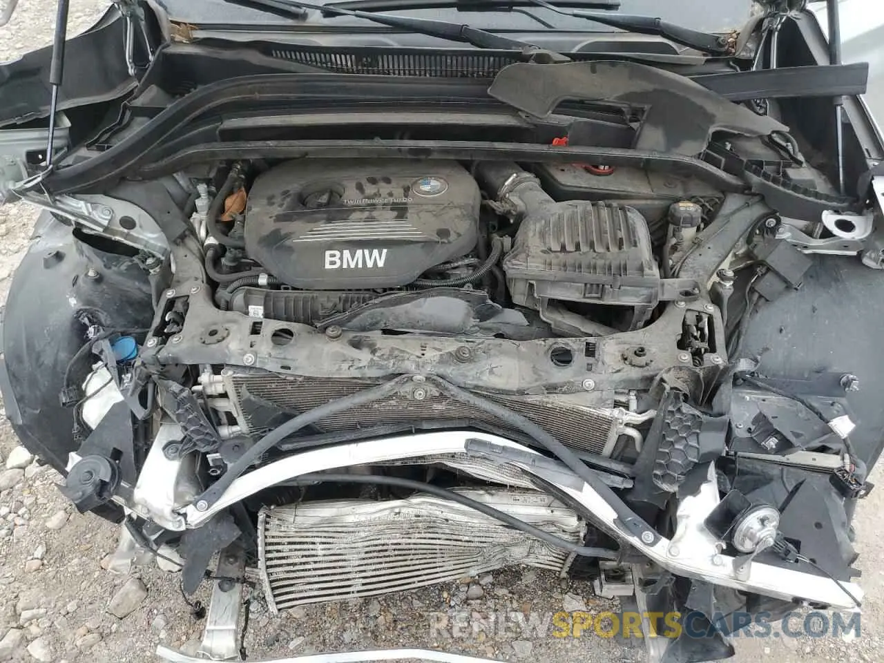 12 fotografías del automóvil dañado WBXHU7C53K3H45355 BMW X1 2019