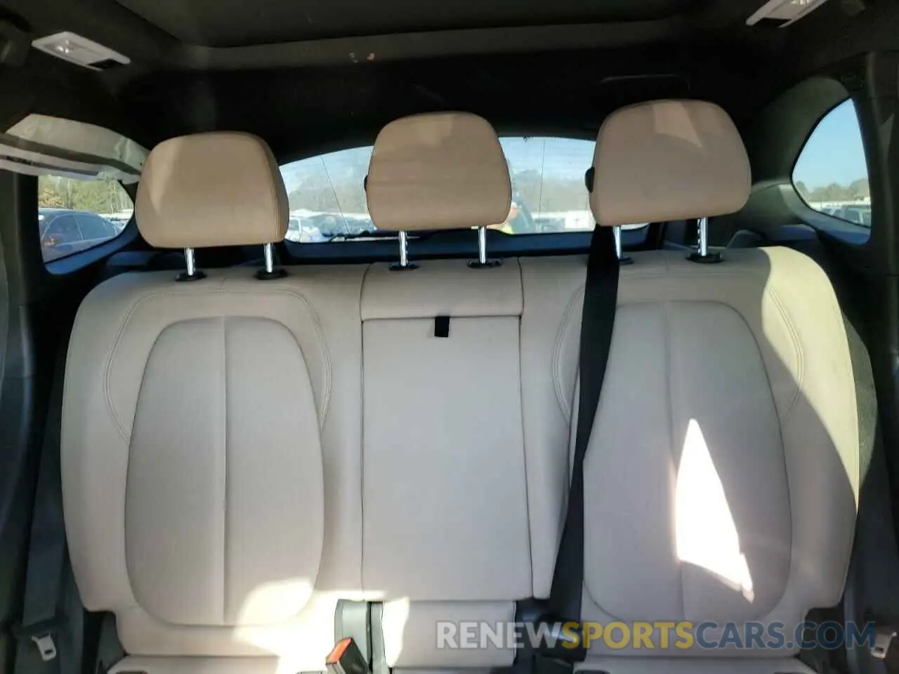 10 fotografías del automóvil dañado WBXHU7C53K3H45694 BMW X1 2019