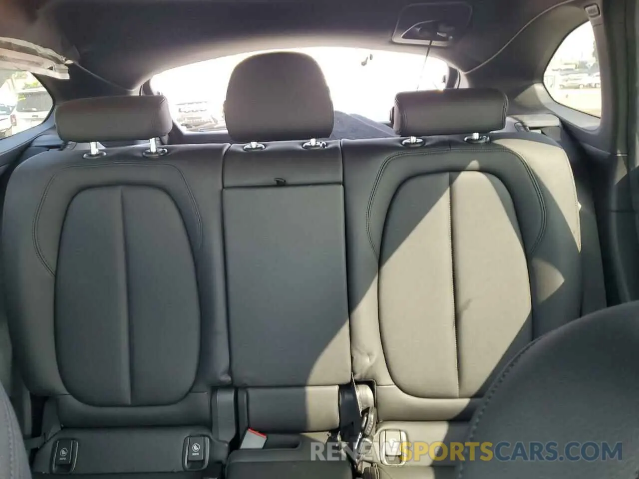 10 fotografías del automóvil dañado WBXHU7C53K3H45906 BMW X1 2019