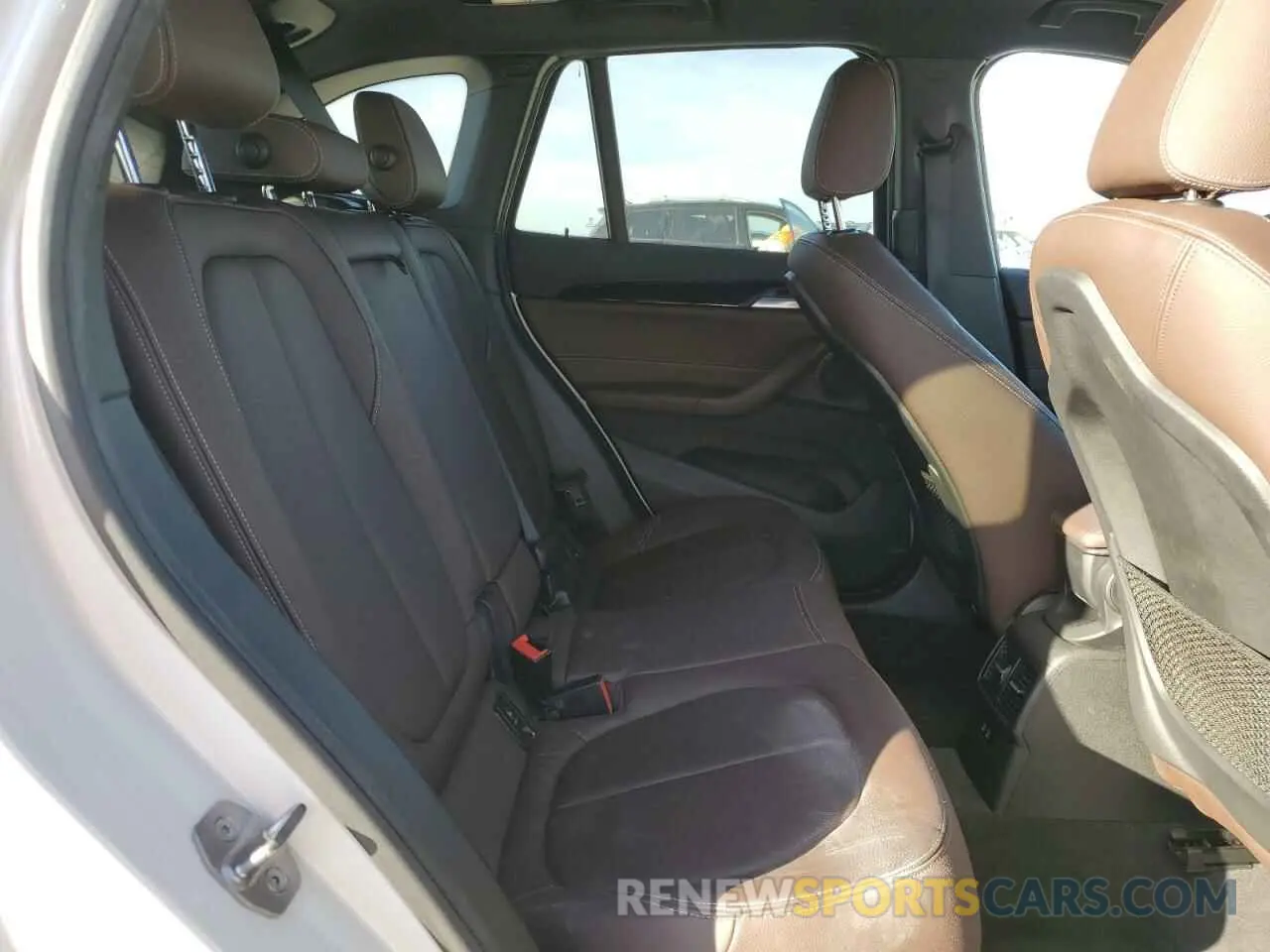 10 fotografías del automóvil dañado WBXHU7C57K5L11912 BMW X1 2019