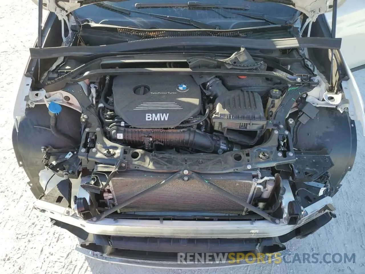 11 fotografías del automóvil dañado WBXHU7C57K5L11912 BMW X1 2019