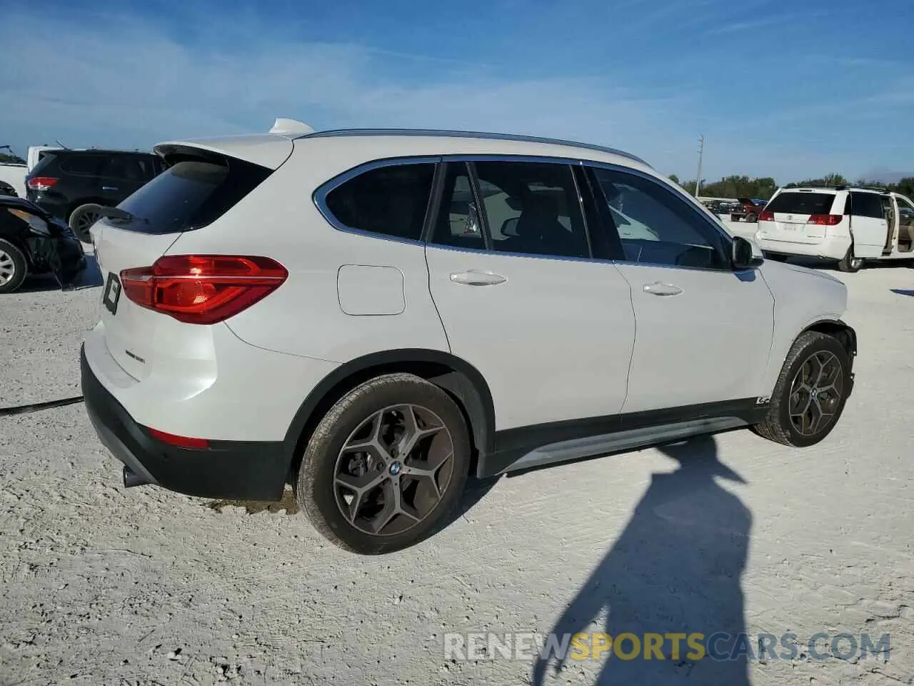 3 fotografías del automóvil dañado WBXHU7C57K5L11912 BMW X1 2019